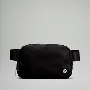 Lululemon Everywhere Belt Bag Black